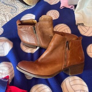 Lucky Brand brown booties